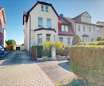 PROVISIONSFREI: Charmante Doppelhaushälfte in Lutherstadt Eisleben, ideal für Familien und Anleger