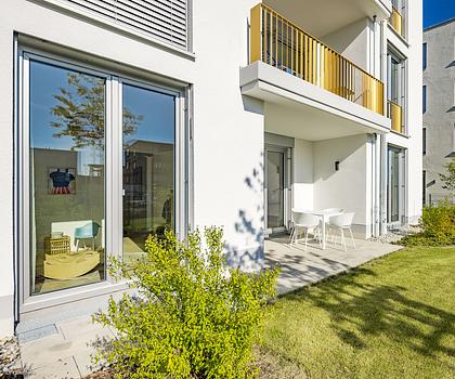 Bezugsfertig! 4-Zi-Garten-Whg. mit 2 Terrassen, 2 Bädern davon 1 en suite u. offener Küche
