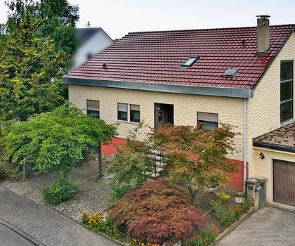 Modernisierungsfähiges Einfamilienhaus mit ca. 185 qm Wohnfläche in ruhiger Ortsrandlage