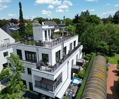 Penthouse-Wohnung mit beeindruckender Dachterrasse
- Beste Lage in Nymphenburg
- Sofort verfügbar