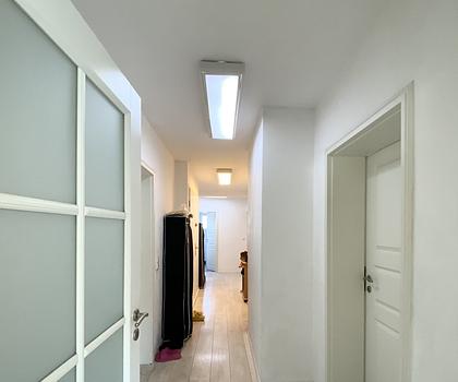 Eigennutz o. Kapitalanlage - gut geschnittene 4,5 Zimmer-Etagenwohnung mit großer Terrasse