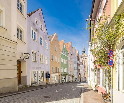 Selbstnutzer aufgepasst! Charmante Altbau-Wohnung mit Balkon im historischen "Hexenviertel"