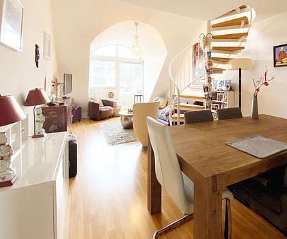 Elegante Dachgeschoss Maisonettewohnung in Englschalking