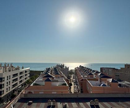 Appartement mit 1 Schlafzimmer, 1 Bad, Tiefgaragenstellplatz, Gemeinschaftspool und tollem Meerblick