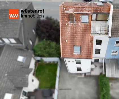 Umsonst wohnen auf zwei Ebenen und mit großem Garten