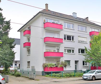 Weststadt-Highlight: Lichtdurchflutete 3,5-Zimmer-Dachgeschosswohnung mit Balkon und Stellplatz