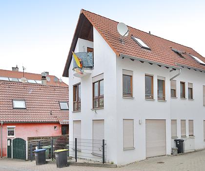 Stilvolle Maisonettewohnung in einem gepflegten Zweifamilienhaus – Wohnen auf zwei Ebenen