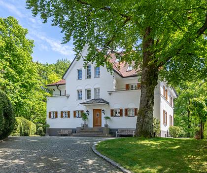 Prinz-Ludwigs-Höhe: Beeindruckende Altbau-Villa mit 6 Schlafzimmern in Bestlage