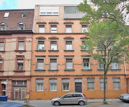 Attraktive 5-Zimmer-Wohnung mit Gartennutzung in zentraler Lage