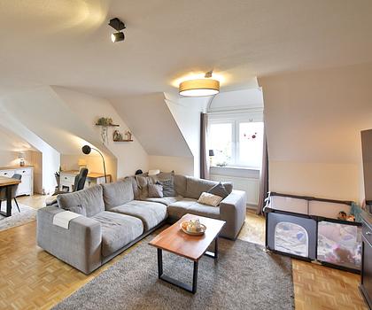 Exklusive 3-Zimmer-Architektenwohnung mit zwei Balkonen, Kaminofen und moderner Einbauküche