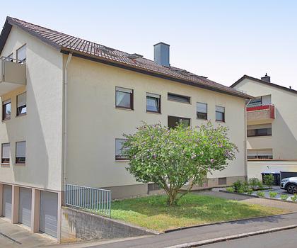 Modernisierte 3-Zimmerwohnung, Balkon mit Gartenzugang und Garage