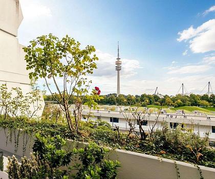 Toplage im Olympiadorf: Großzügiges Wohnen mit traumhafter Aussicht.