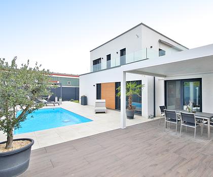 Perfekte Oase für 2 Familien mit Bonus-Grundstück im Bieterverfahren!