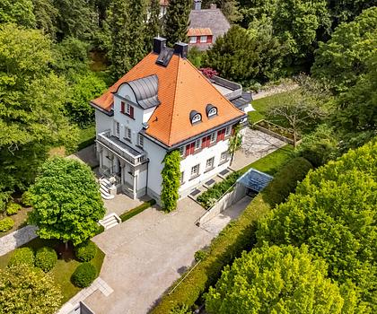 Exzellent sanierte Villa von 1924 mit einmaligem Charme am Isarhochufer