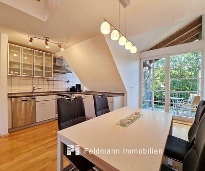Traumhaft! Dachgeschoss mit Galerie und Balkon, ca. 68m² Gesamtfläche.