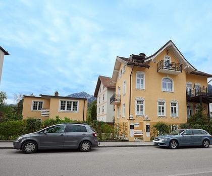 Außergewöhnliche, generalsanierte Villa mit Nebengebäude, beste Innenstadtlage von 83435 Bad Reichenhall