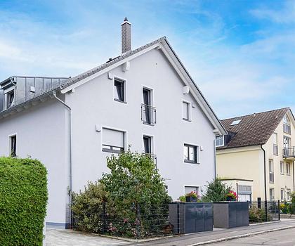 Sonnige 2-Zi.-Dachgeschosswohnung in hochwertiger Bauweise in Trudering