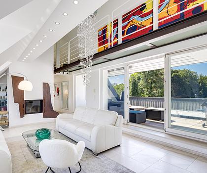 Lichterfüllte Penthouse-Wohnung mit Haus-im-Haus-Charakter und Westterrasse
