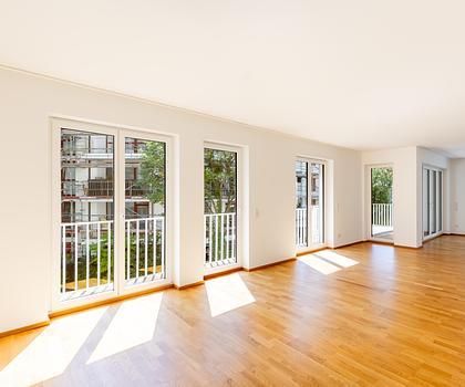 "Therese": Exklusive 5-Zimmer-Wohnung mit 2-Zimmer-Apartment, zwei Südbalkonen und drei Stellplätzen