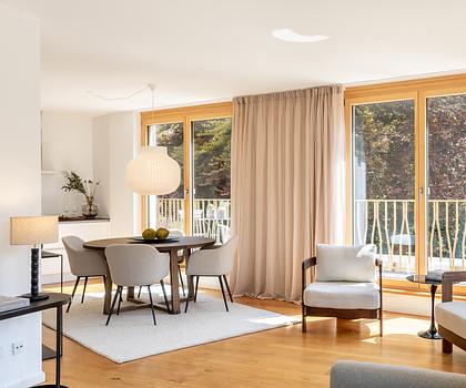 Wohlfühloase am Schlosspark: Elegante, lichterfüllte 3-Zimmer-Wohnung mit Dachterrasse und Parkblick