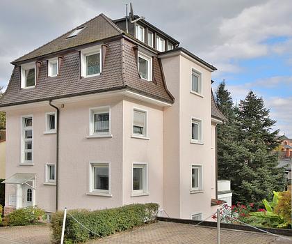 Stilvolles Wohnen neu definiert: Balkon, Küche und Wohnkomfort auf höchstem Niveau