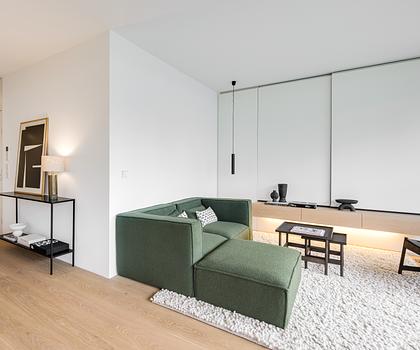 Exklusive 4-Zimmer-Wohnung mit Holzrausch-Maßeinbauten und sonniger Westterrasse