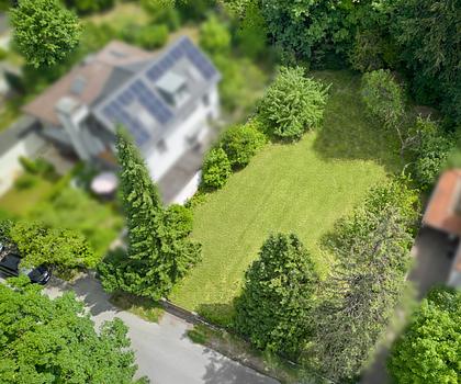 Grünes Refugium in Hadern – Baugrundstück mit Vorbescheid für ein Mehrfamilienhaus