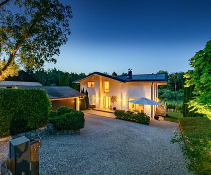 Gehobenes Familiendomizil in privilegierter Lage zwischen Natur und See