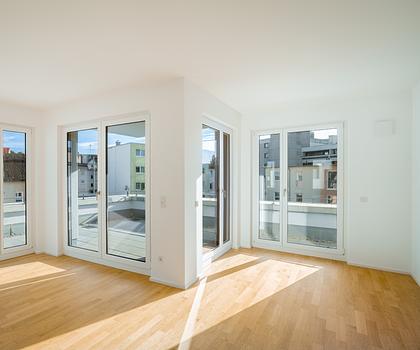 Sonnendurchflutete 4-Zimmer-Dachterrassenwohnung mit viel Raum und Sonne von morgens bis abends