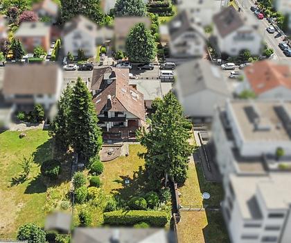 Familientraum mit Extra-Perspektive: Zweifamilienhaus in Bürgel mit Möglichkeit für zusätzliches EFH