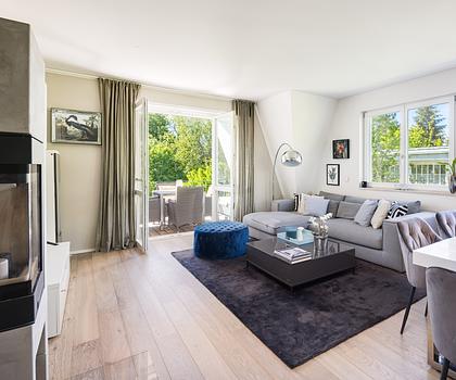 Moderne Eleganz: 4-Zimmer-Wohnung mit West-Loggia und weitem Blick in die Natur