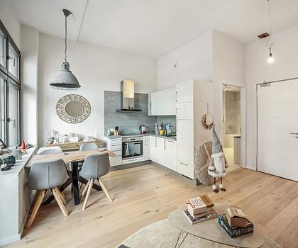 Traumhafte 2-Zimmer-Wohnung in Hattersheim: Wohnen im Industriedenkmal