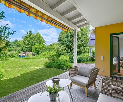 Grünes Wohlfühlambiente: Stilvolles Familiendomizil mit Traumgarten in guter Lage