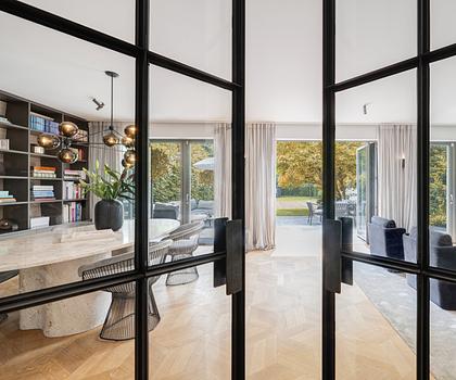 Hochklassiges Design-Stadthaus mit großzügigem Raumangebot und traumhaftem Südgarten