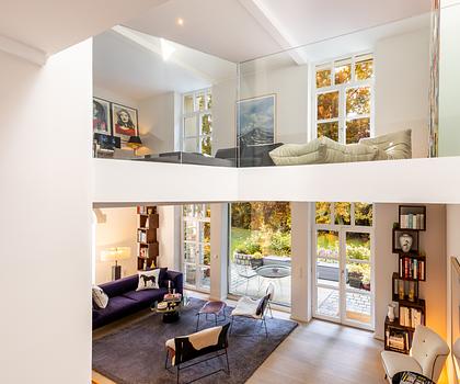 Design-Ästhetik und Natur: Edles Architektenhaus mit zauberhaftem Garten direkt am Herzogpark