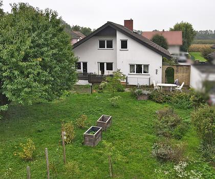 Großzügiges Anwesen mit Bauland, naturnah gelegen, sucht neue Eigentümer!