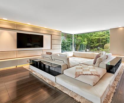 Maximale Flexibilität auf über 430 m²: Luxuriöse Villa mit Lift, Heimkino und Spa-Oase