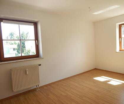 Renovierte 4-Zimmer-Wohnung in Freilassing/Hofham - inkl. Einbauküche und TG Stellplatz - sofort verfügbar!