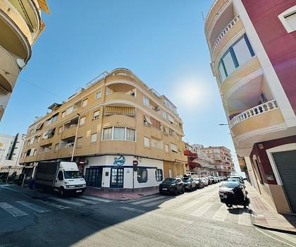 Appartement mit 2 Schlafzimmern und 1 Bad im Zentrum von La Mata nur 100 m vom Strand entfernt
