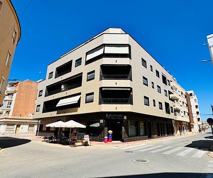 Appartement mit 2 Schlafzimmern und 1 Bad im Zentrum von La Mata nur 200 m vom Strand