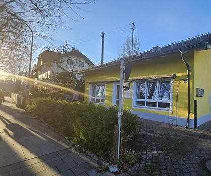 *** Aufgepasst *** Attraktives Stadthaus mit Wohnen und Gewerbe in Oberschleißheim