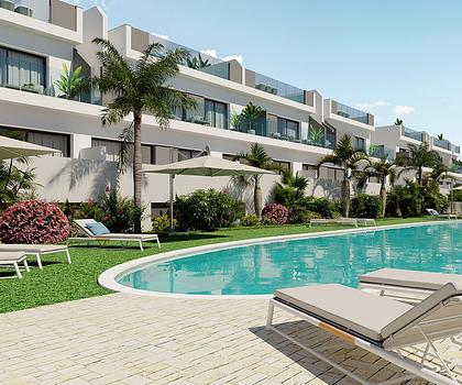 Charmante Obergeschoss-Wohnungen in abgeschlossener Anlage mit 2 Schlafzimmern, 2 Bädern, Dachterrasse und Gemeinschaftspool