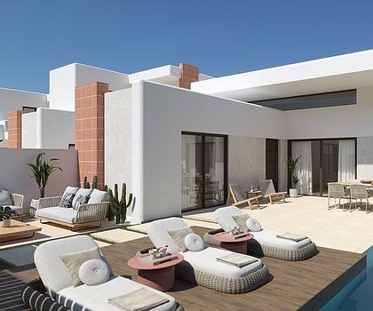 Villen mit 2 Schlafzimmern, 2 Bädern, Einbauküchen mit Elektrogeräten, Kfz-Stellplatz und Privatpool