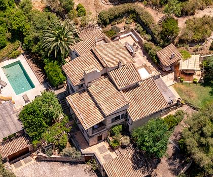 Idyllische Villa mit Wald, Garten und Pool im Herzen von Puigpunyent