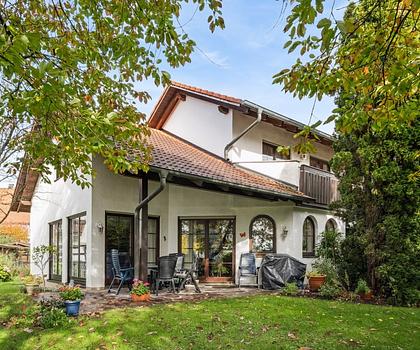 Gepflegtes EFH zum Selbstbezug // ca. 774 m² Grundstück // Ortsrandlage // Felder vor der Haustür