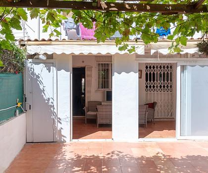 ***Erdgeschosswohnung mit großen Terrassen und Obstgarten in Palma***