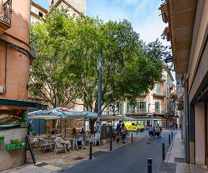 Mallorca helle Wohnung mit Balkon in Casco Antiguo zu verkaufen