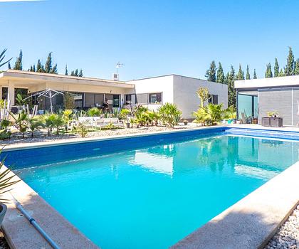 Daya Nueva Moderne und ebenerdige Villa mit 3 Schlafzimmern und 2 Bädern zu verkaufen