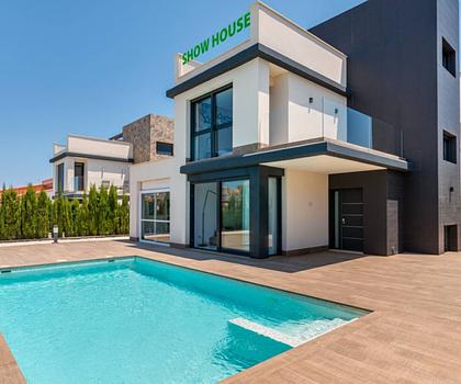 Unglaubliche Luxusvilla in Strandnähe