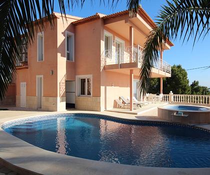 Schöne und sehr geräumige Villa, mit weitem Blick auf Calpe und den berühmten Ifach-Felsen